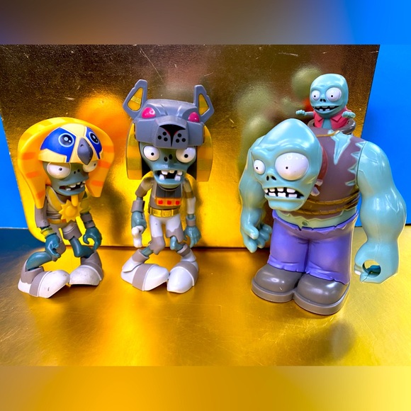 PLANT VS ZOMBIES GARGANTUAR ACTION FIGURES 2020 ELECTRONIC ARTS INC BUNDLE OF 3 - Picture 1 of 10